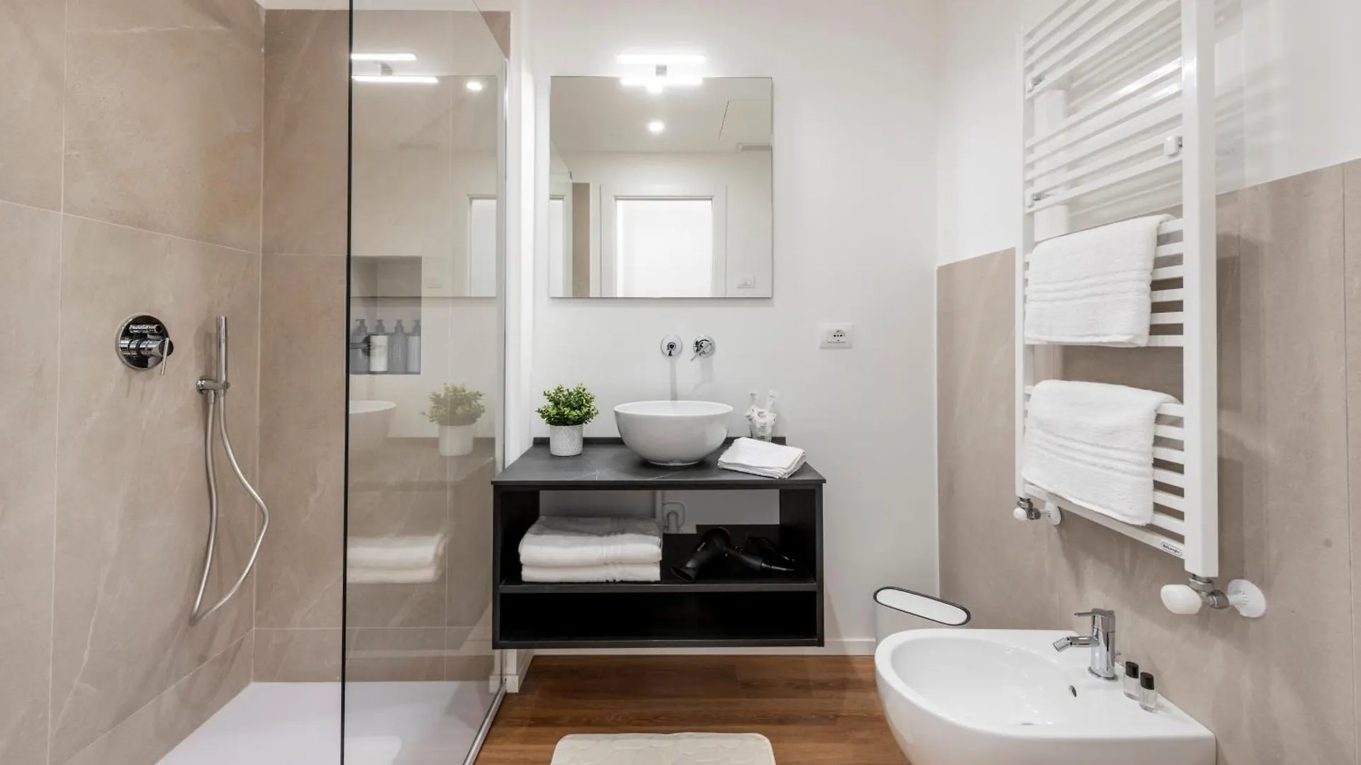 Bnbutler - Inbrera Suites - Giulianova, 1 Milan Guest house